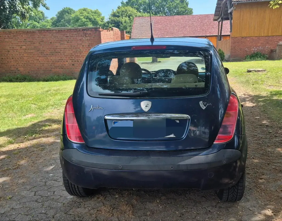 Gebraucht Lancia Ypsilon 95 PS (69 kW) 2004 Blau Kleinwagen