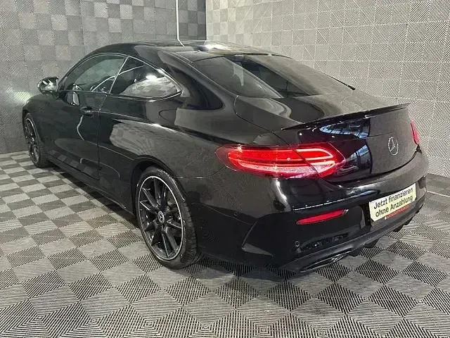 Gebraucht Mercedes C200 AMG line 184 PS (135 kW) 2023 Schwarz Coupé