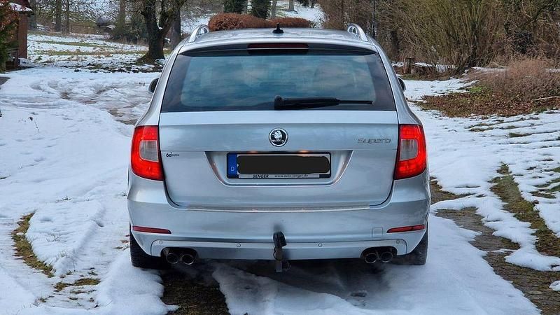 Gebraucht Skoda Superb 260 PS (191 kW) 2010 Silber Limousine