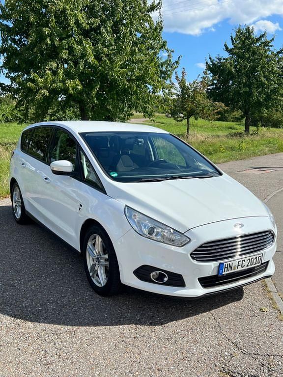 Weiß Gebraucht 2015 Ford S-MAX S Van / Kleinbus | 8.450 € (Etwas zu teuer) - Bild 1/4
