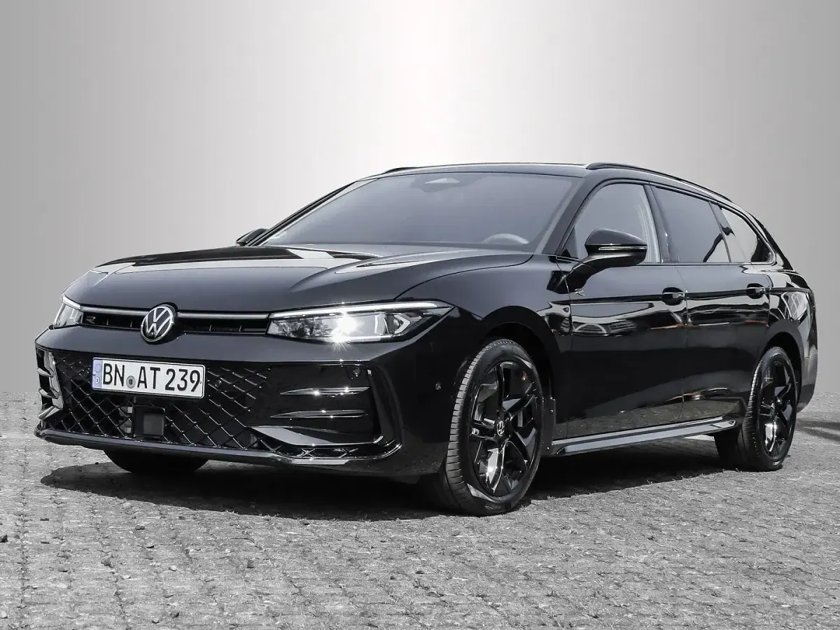 Gebraucht VW Passat R-line 193 PS (141 kW) 2025 Schwarz Kombi