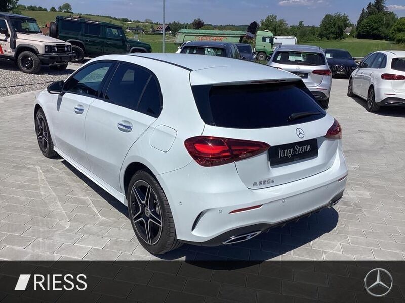 Gebraucht Mercedes A250 AMG 163 PS (119 kW) 2024 Digitalweiß Limousine