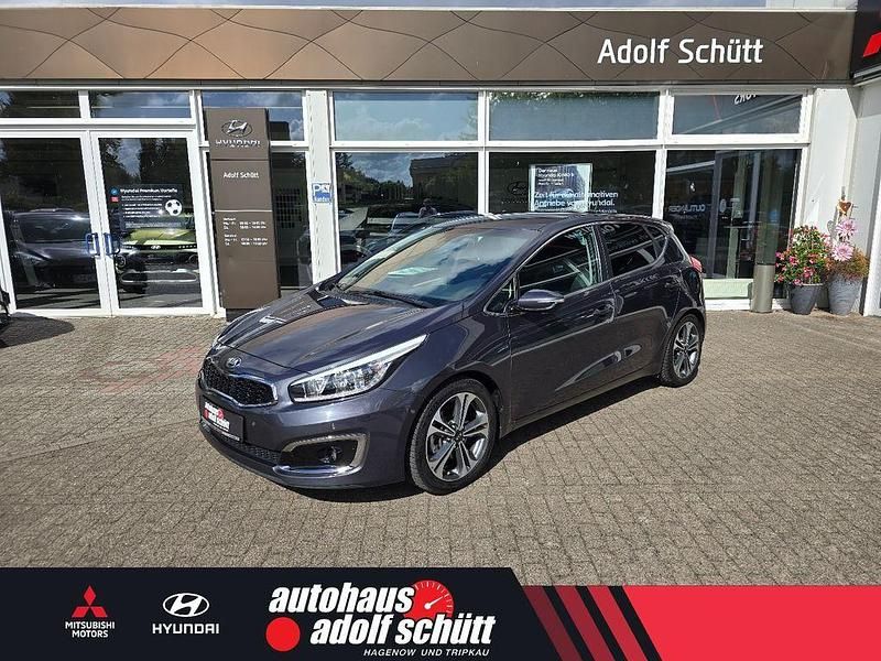 Grau Gebraucht 2016 Kia Ceed Spirit Kleinwagen | 14.699 € (Etwas zu teuer) - Bild 1/4
