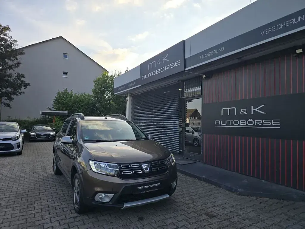 Gebraucht Dacia Sandero Celebration 90 PS (66 kW) 2017 Braun Limousine