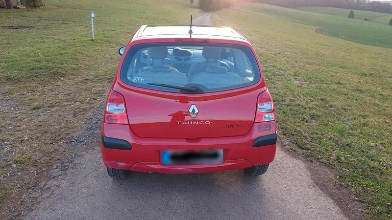 Gebraucht Renault Twingo 58 PS (42 kW) 2008 Rot Kleinwagen