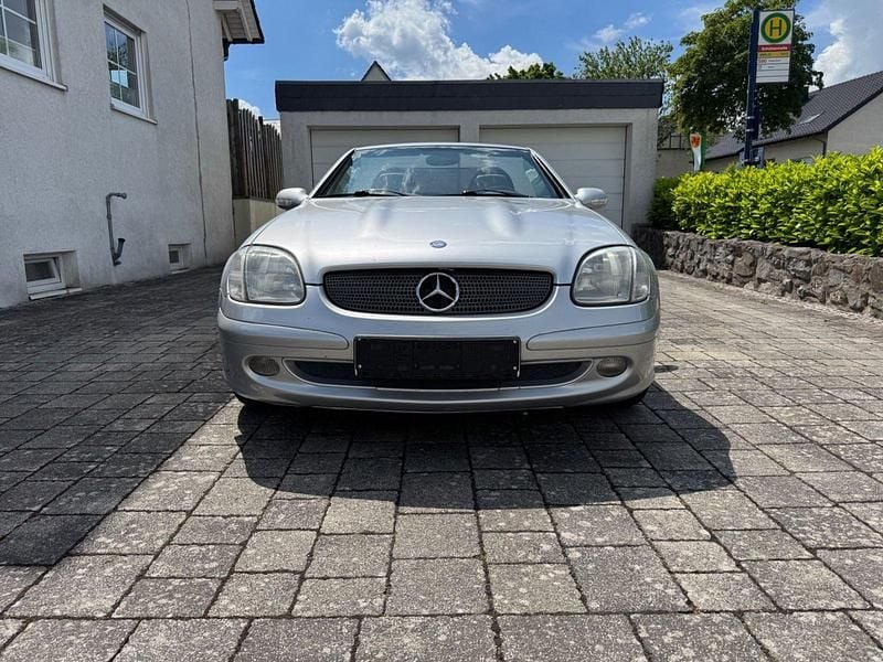 Gebraucht Mercedes SLK200 163 PS (119 kW) 2001 Silber Cabrio