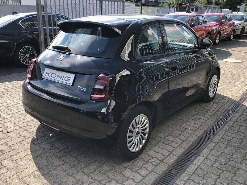 Gebraucht Fiat 500e 86 kW (118 PS) 2023 Schwarz Kleinwagen