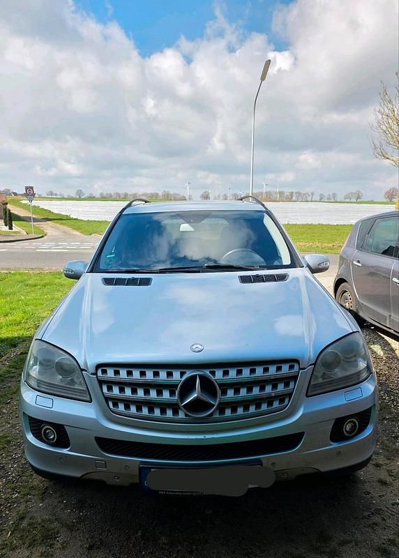 Gebraucht Mercedes ML320 224 PS (164 kW) 2008 Silber SUV