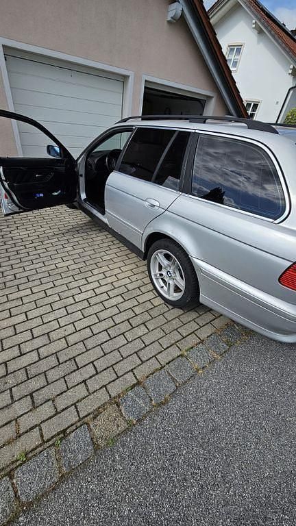 Gebraucht BMW 530 Performance 231 PS (169 kW) 2001 Silber Kombi