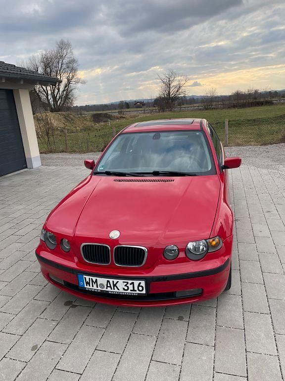 Gebraucht BMW 316 Basis 116 PS (85 kW) 2003 Rot Limousine