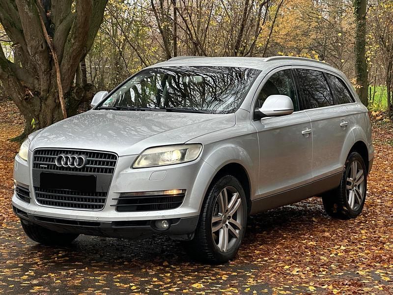 Grau Gebraucht 2008 Audi Q7 Sport SUV | 6.900 € (Superpreis) - Bild 1/4