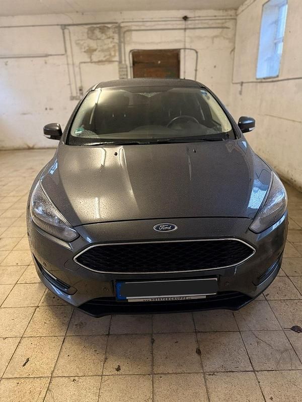Gebraucht Ford Focus Cool & Connect 101 PS (74 kW) 2018 Grau Kombi