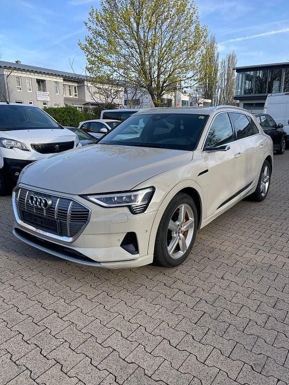 Gebraucht Audi e-tron Advanced 300 kW (408 PS) 2019 Beige SUV