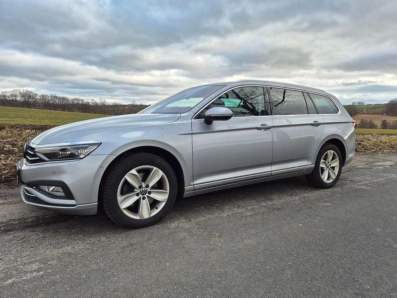 Usata VW Passat Elegance 150 CV (110 kW) 2021 Argento Station wagon