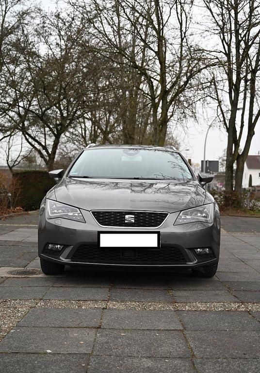 Grau Gebraucht 2015 Seat Leon ST Style Kombi | 12.500 € (Fairer Preis) - Bild 1/4