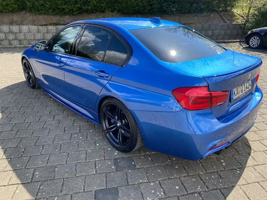 Gebraucht BMW 330 Performance 258 PS (189 kW) 2013 Blau Limousine