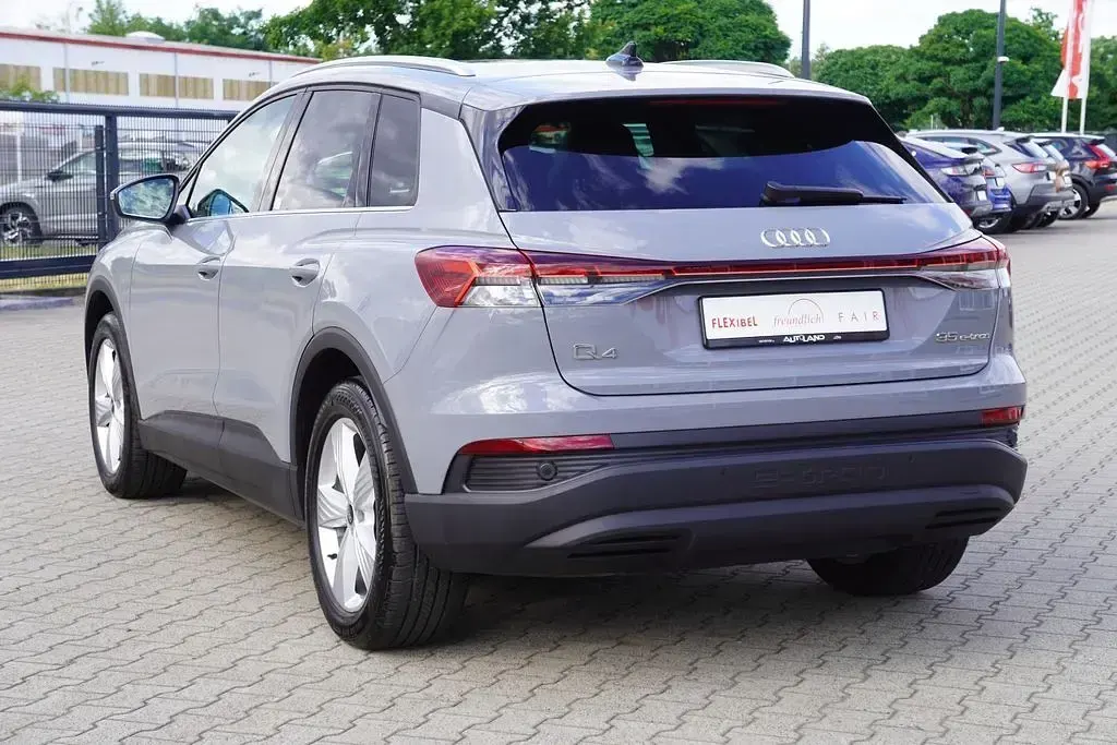 Gebraucht Audi Q4 e-tron Ambiente 125 kW (170 PS) 2022 Kieselgrau SUV