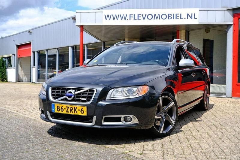 Grau Gebraucht 2013 Volvo V70 Kombi | 6.950 € (Guter Preis) - Bild 1/4