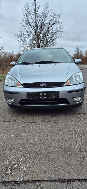 Gebraucht Ford Focus Trend 101 PS (74 kW) 2003 Silber Limousine