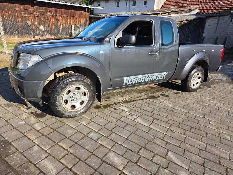 Gebraucht Nissan Navara 174 PS (127 kW) 2005 Grau Pickup