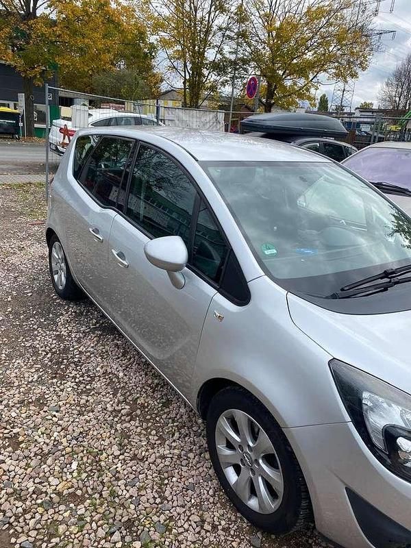 Gebraucht Opel Meriva Selection 120 PS (88 kW) 2010 Silber Van / Kleinbus
