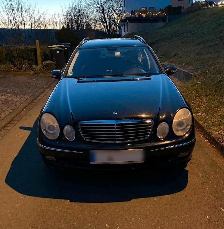Gebraucht Mercedes E280 2005 Schwarz Kleinwagen