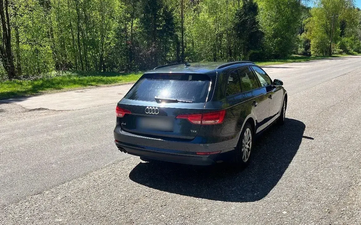 Gebraucht Audi A4 190 PS (139 kW) 2016 Grau Kombi