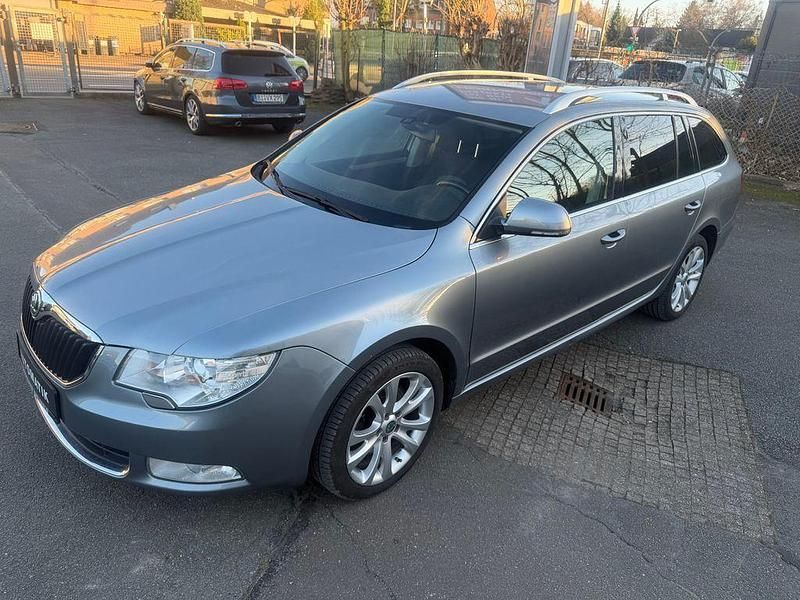 Gebraucht Skoda Superb Ambition 160 PS (117 kW) 2009 Grau Kombi