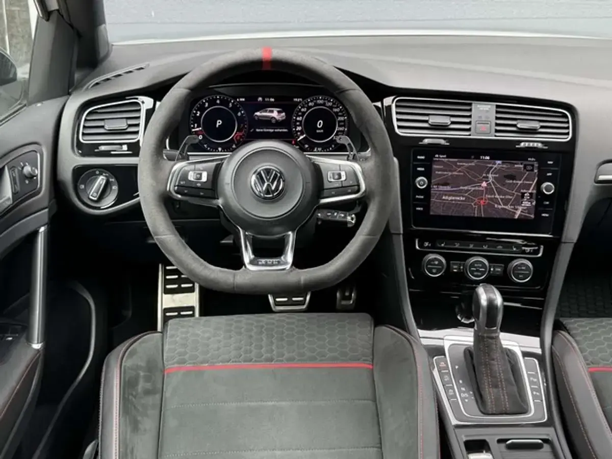 Second-hand VW Golf VII Design 245 CP (180 kW) 2018 Alb Berlinǎ