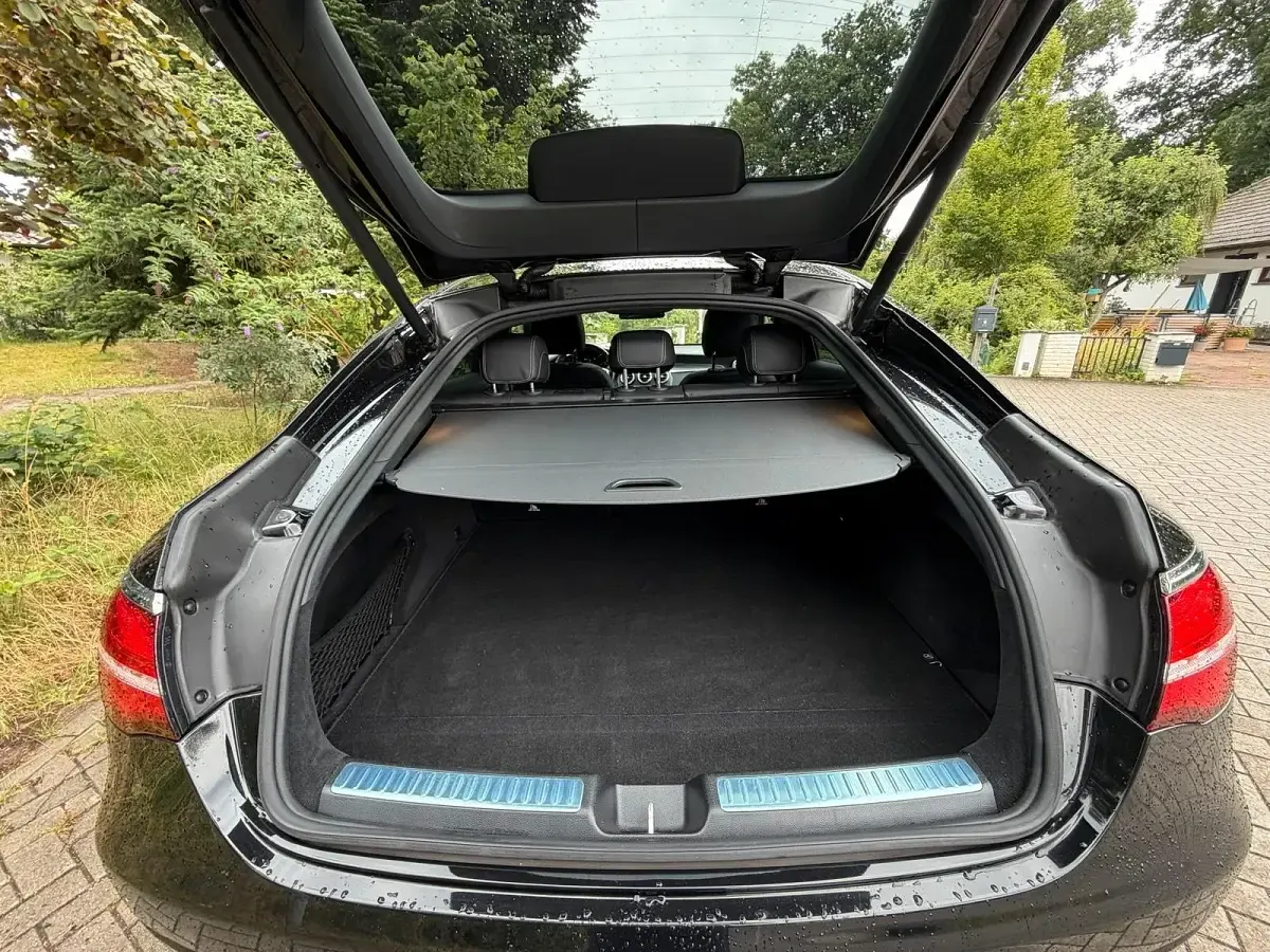 Gebraucht Mercedes GLC250 AMG line 204 PS (150 kW) 2018 Schwarz SUV