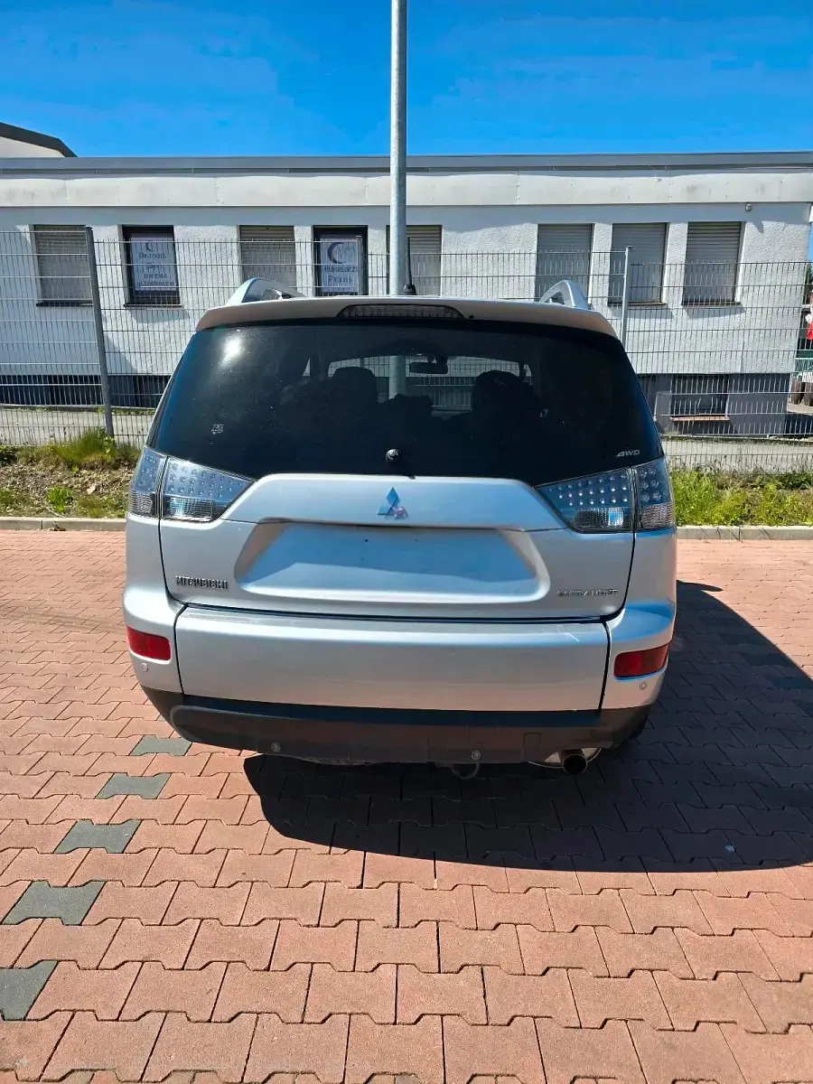 Gebraucht Mitsubishi Outlander 170 PS (125 kW) 2008 Grau SUV