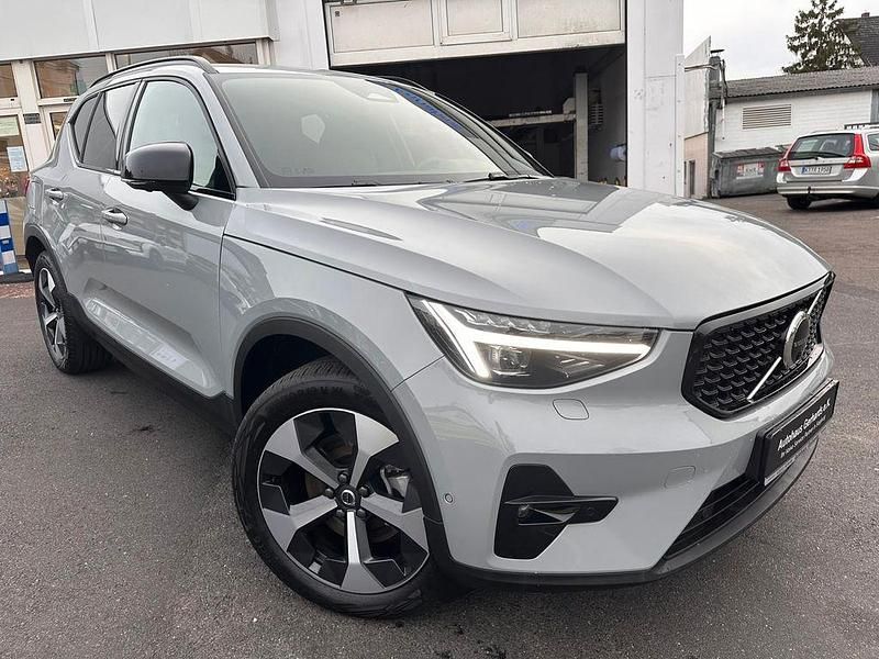 Gebraucht Volvo XC40 Plus 197 PS (144 kW) 2025 Grau SUV