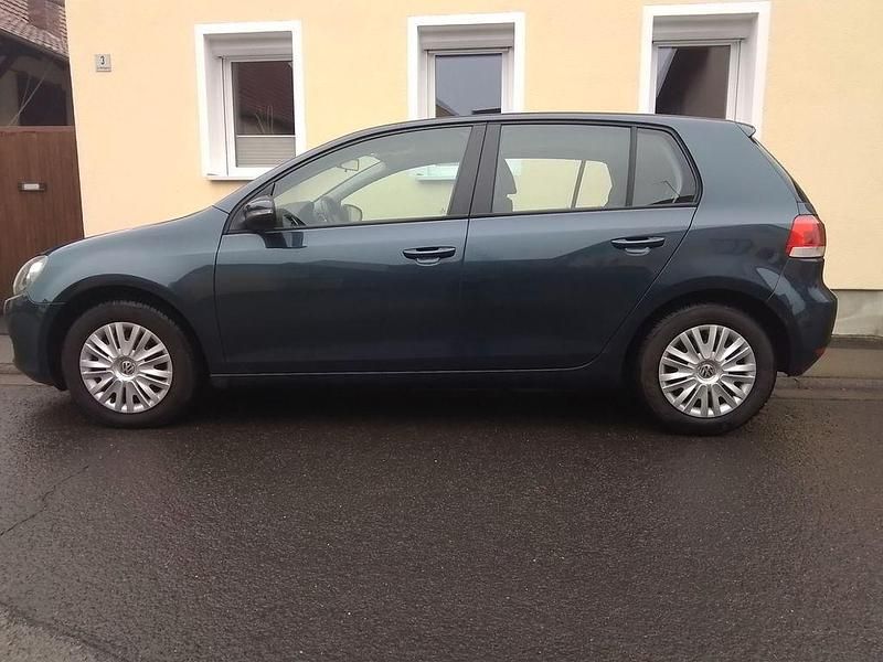 Blau Gebraucht 2009 VW Golf VI Comfortline Limousine | 3.490 € (Guter Preis) - Bild 1/4