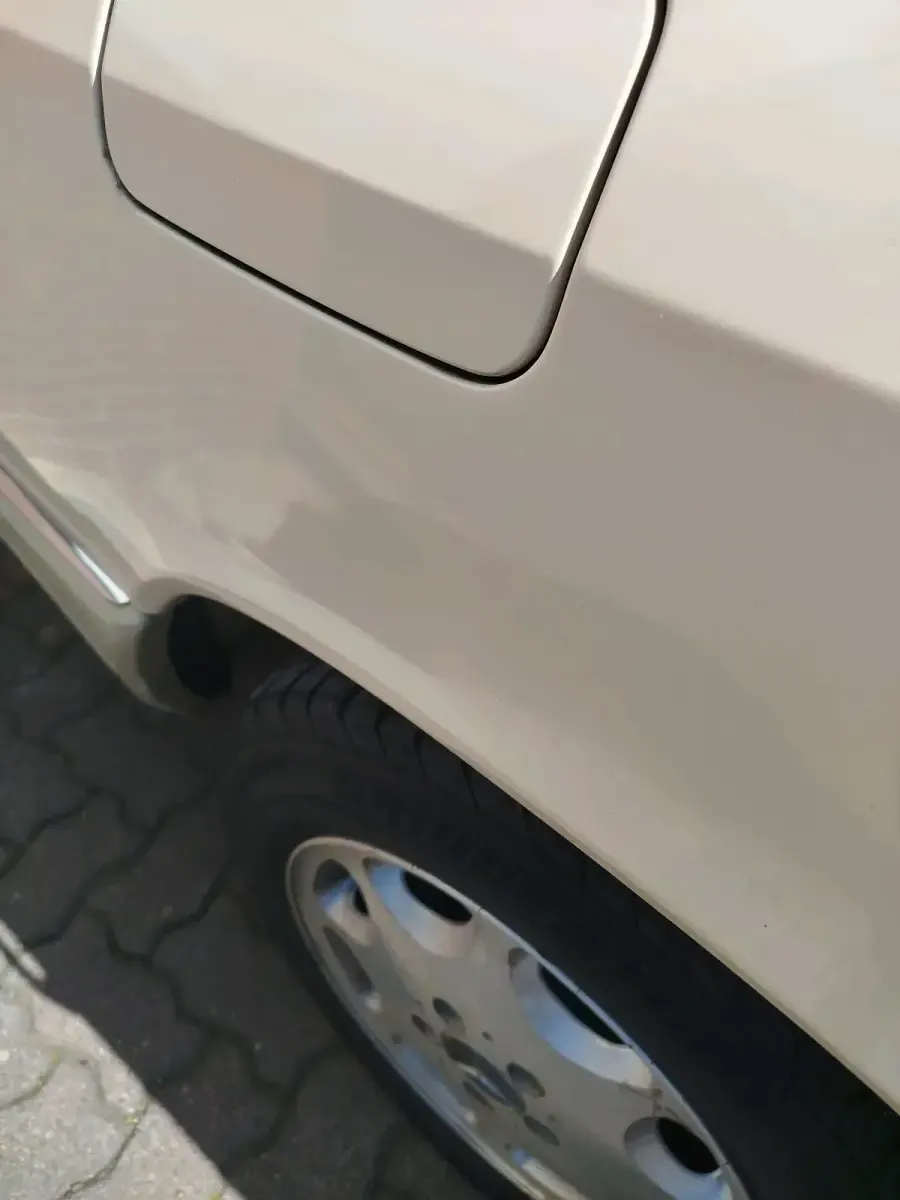 Gebraucht Mercedes 200 102 PS (75 kW) 1995 Beige Limousine