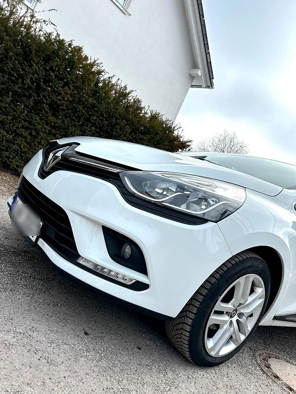 Gebraucht Renault Clio IV LIMITED 73 PS (53 kW) 2016 Weiß Limousine