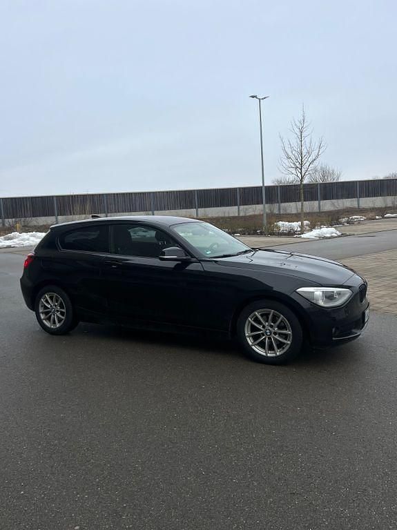 Gebraucht BMW 116 Efficient Dynamics 116 PS (85 kW) 2013 Schwarz Kleinwagen