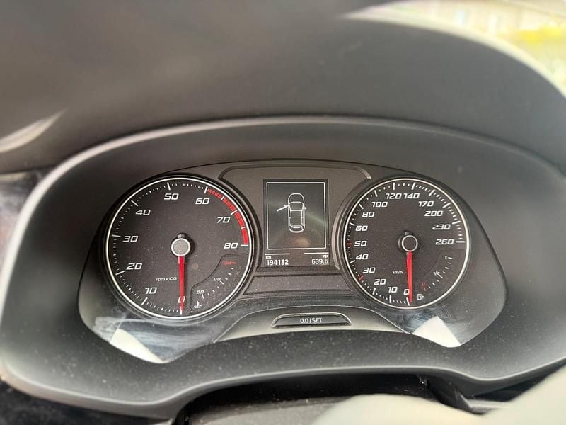 Second-hand Seat Leon 120 CP (88 kW) 2013 Negru Hatchback