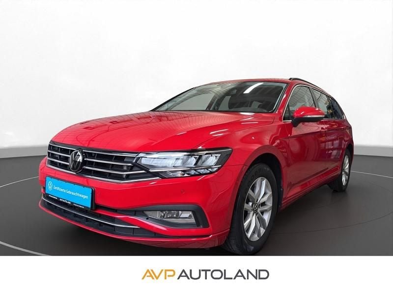 Gebraucht VW Passat Business 122 PS (89 kW) 2023 Rot Kombi