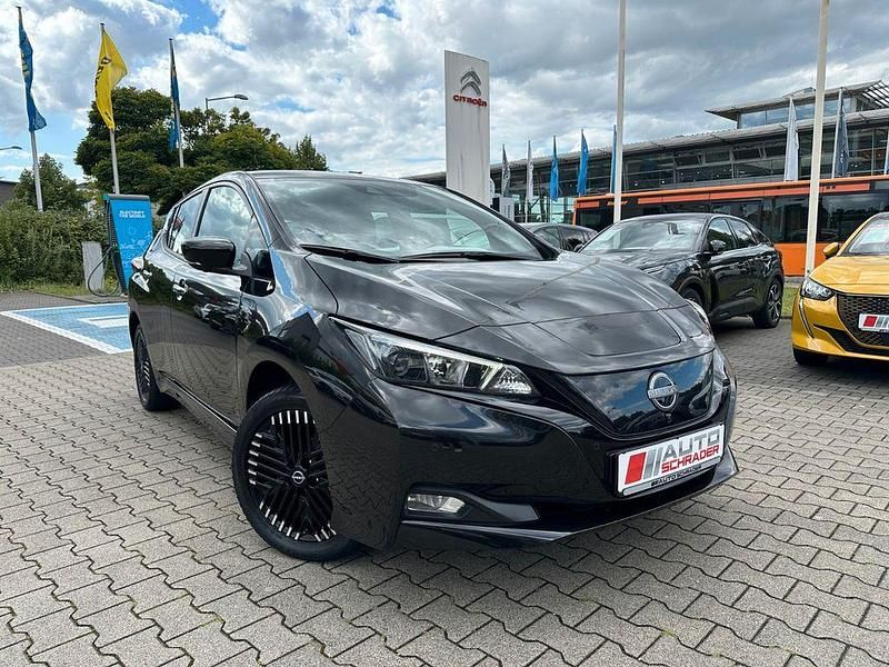 Schwarz Gebraucht 2022 Nissan Leaf Acenta Kleinwagen | 19.780 € (Fairer Preis) - Bild 1/4