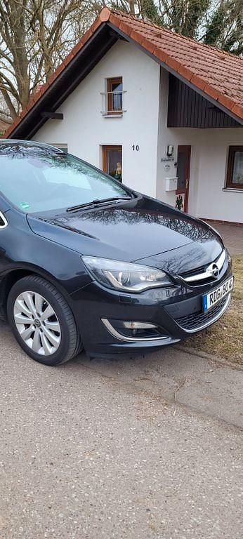 Gebraucht Opel Astra Exklusiv 131 PS (96 kW) 2014 Schwarz Kombi