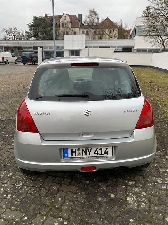 Gebraucht Suzuki Swift City 92 PS (67 kW) 2007 Silber Kleinwagen