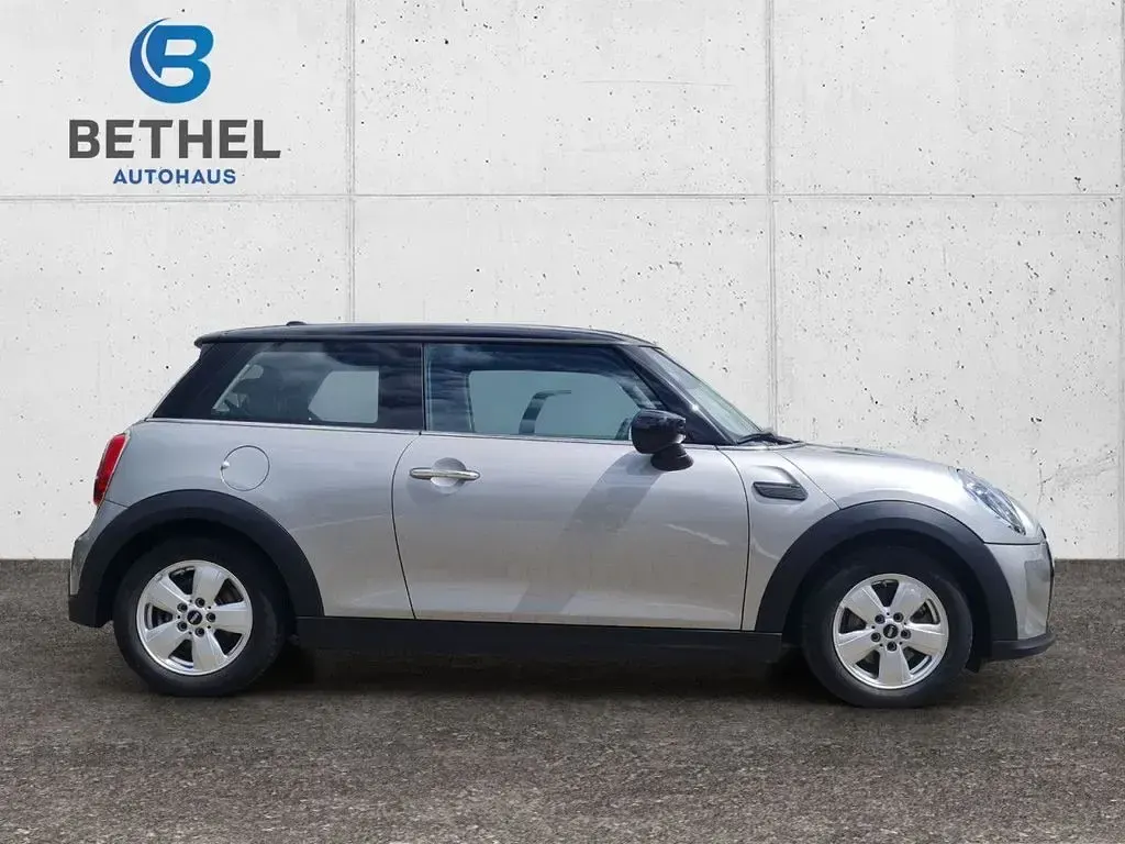 Gebraucht Mini Cooper Essential 136 PS (100 kW) 2023 Silber Kleinwagen