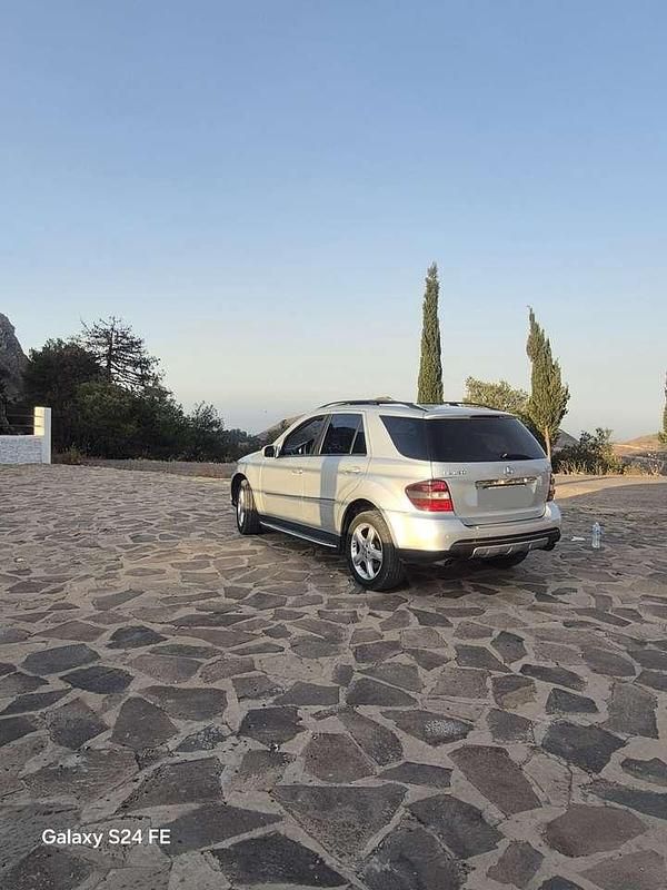 Gebraucht 2006 Mercedes ML320 SUV | 12.600 € (Teuer) - Bild 1/4