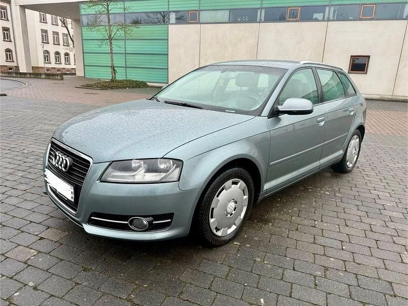 Gebraucht Audi A3 Attraction 105 PS (77 kW) 2012 Grau Kleinwagen