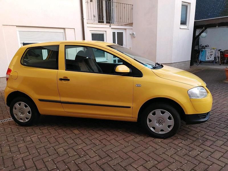 Gebraucht VW Fox 55 PS (40 kW) 2005 Gelb Kleinwagen