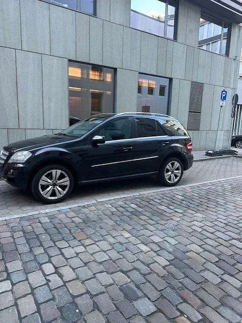 Second-hand Mercedes ML280 190 CP (139 kW) 2009 Negru SUV