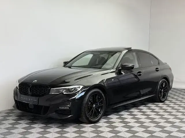 Gebraucht BMW 330 M Sport 265 PS (194 kW) 2019 Black sapphire metallic Limousine