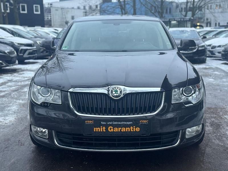 Gebraucht Skoda Superb 160 PS (117 kW) 2010 Grau Limousine