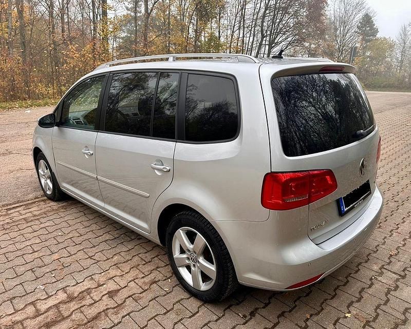 Gebraucht VW Touran Highline 105 PS (77 kW) 2010 Silber Van / Kleinbus