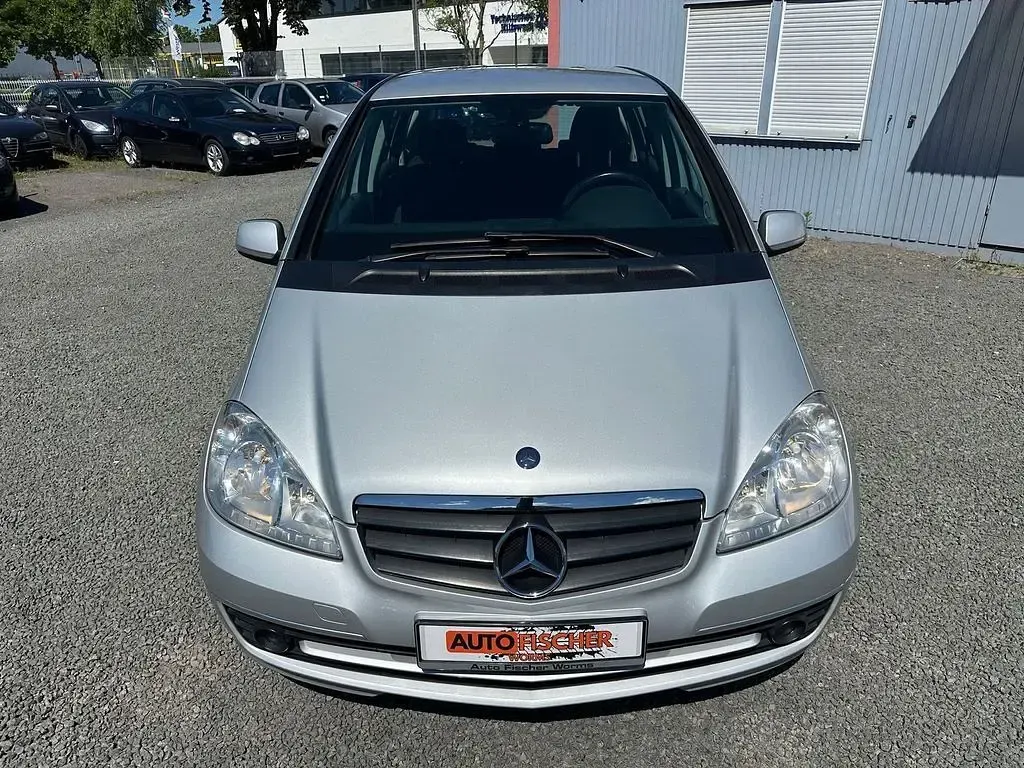Gebraucht Mercedes A160 82 PS (60 kW) 2010 Polarsilber Limousine